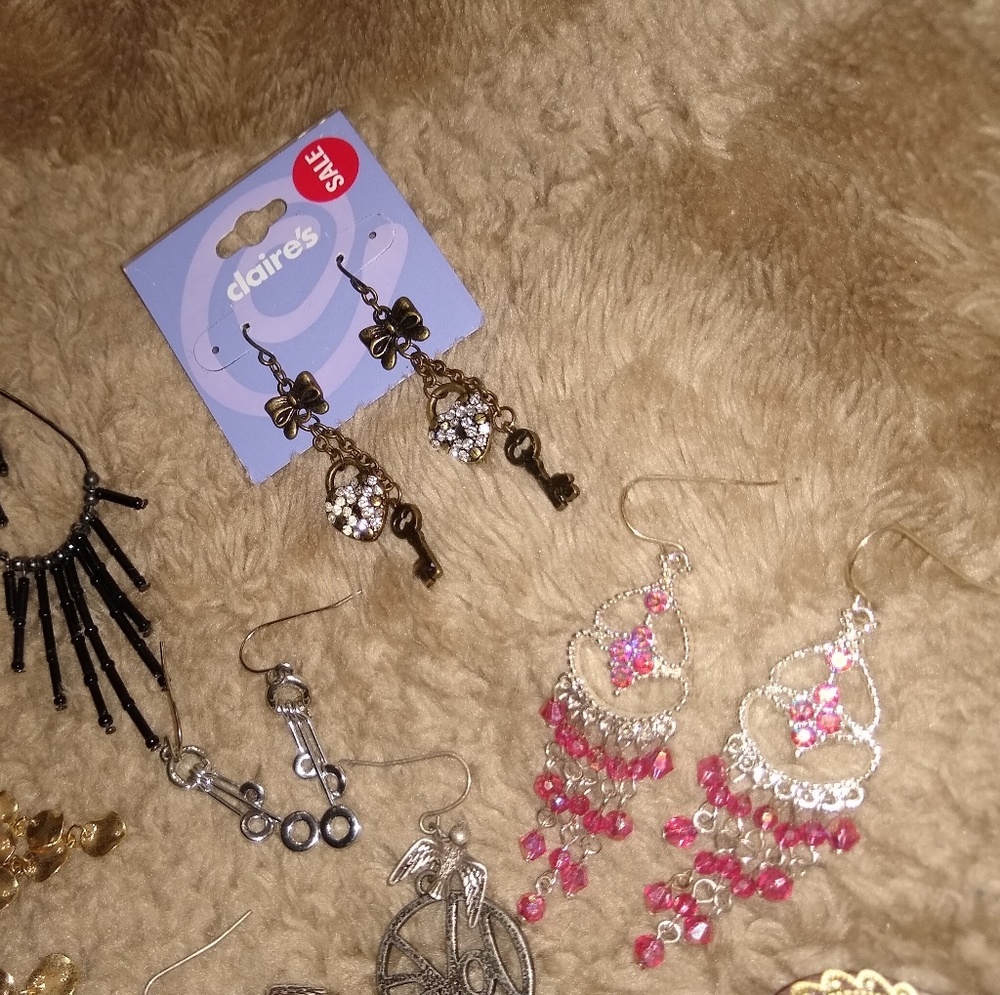 Fun earring bundle - Picture 4 of 5